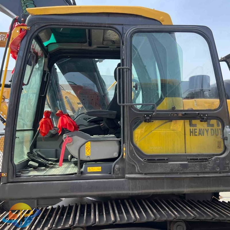 Hot sale product high guarantee Volvo EC210 excavator second hand excavator low working time