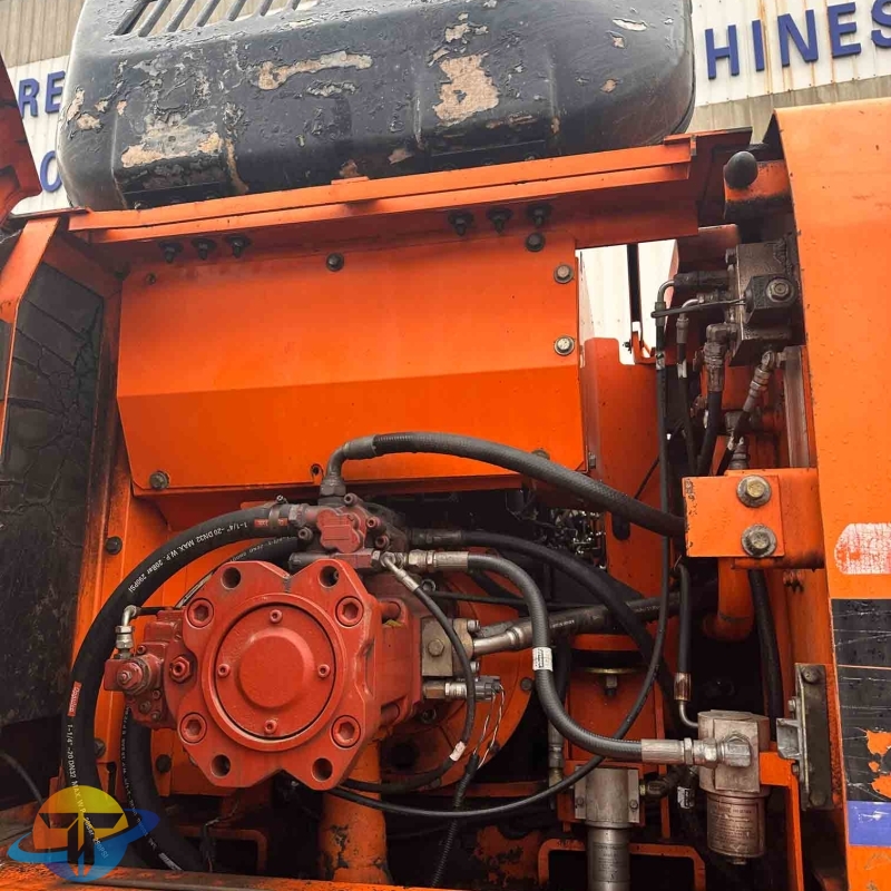 Used Doosan DH210W-7 wheeled excavator, large wheeled drive excavator for mining operations, diesel excavator for sale.