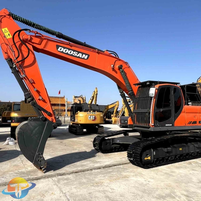 Good performance second-hand Doosan DX225LC Excavator low working hours for sale worldwide