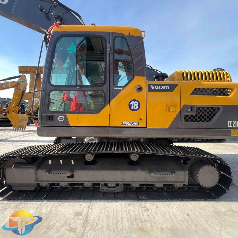 Construction Equipment Machinery Used Volvo EC210 for sale at low prices