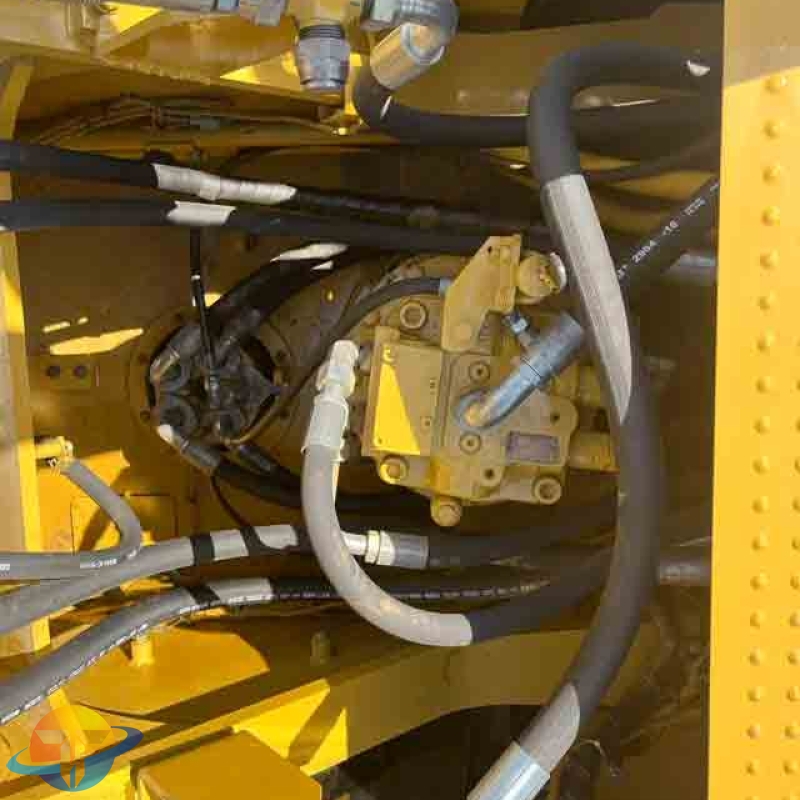 Caterpillar 330 high-spec excavator with strong power output and in good condition; used tracked excavator for sale.