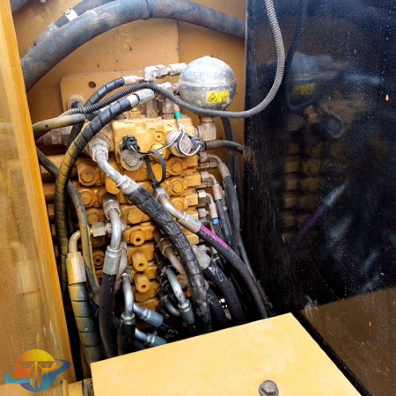 Second-hand excavator Caterpillar CAT305E excavator small excavator price super cheap