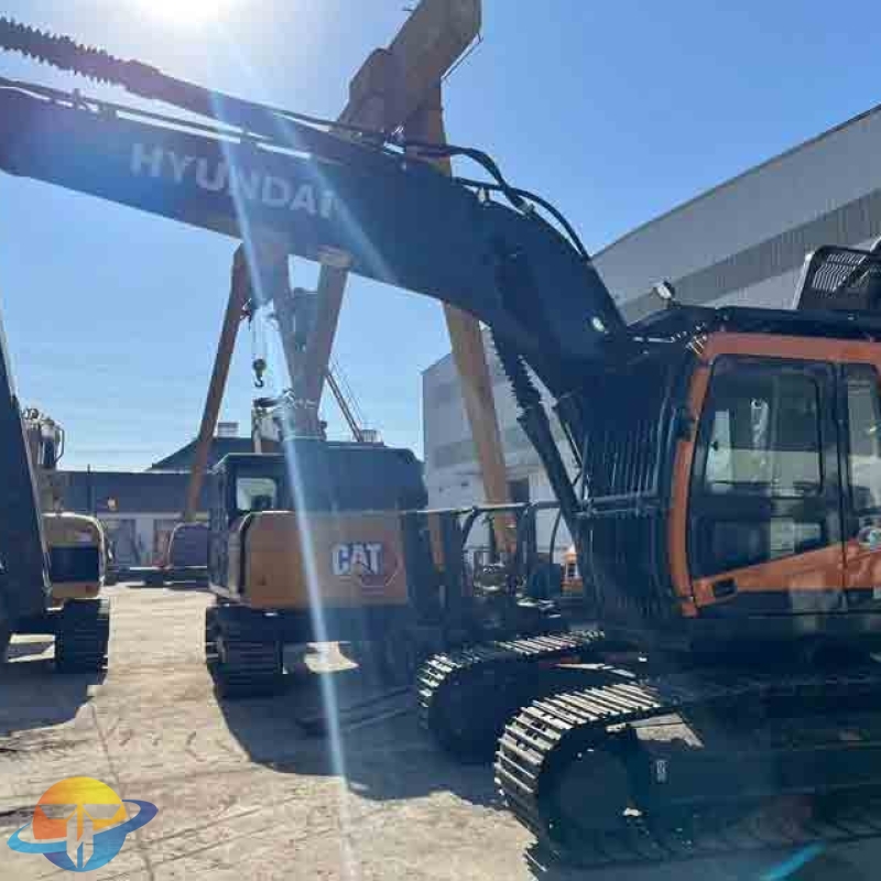 Korean-made popular Hyundai 220LC-9S excavator, used construction machinery, new tracked excavator for sale.