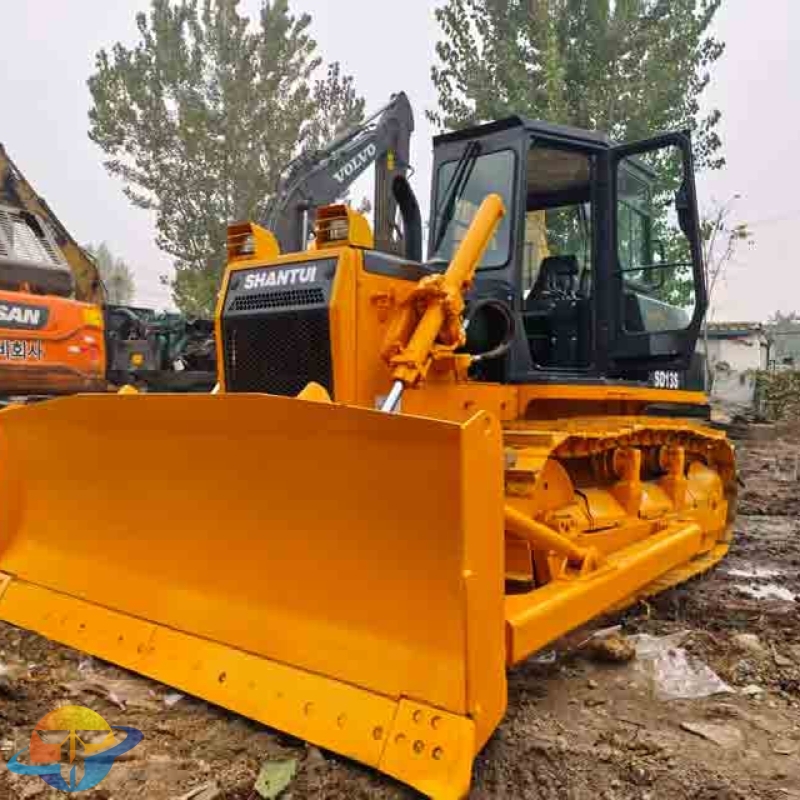 Shantui SD13S bulldozers are of high quality, reliable and durable for large-scale construction, and are available for sale.