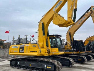 Used Komatsu PC200 excavator used construction equipment environmentally friendly cheap price