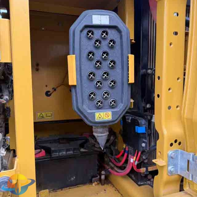 Used Caterpillar CAT323 excavator, low working time, high-altitude loading, used construction machinery for sale.