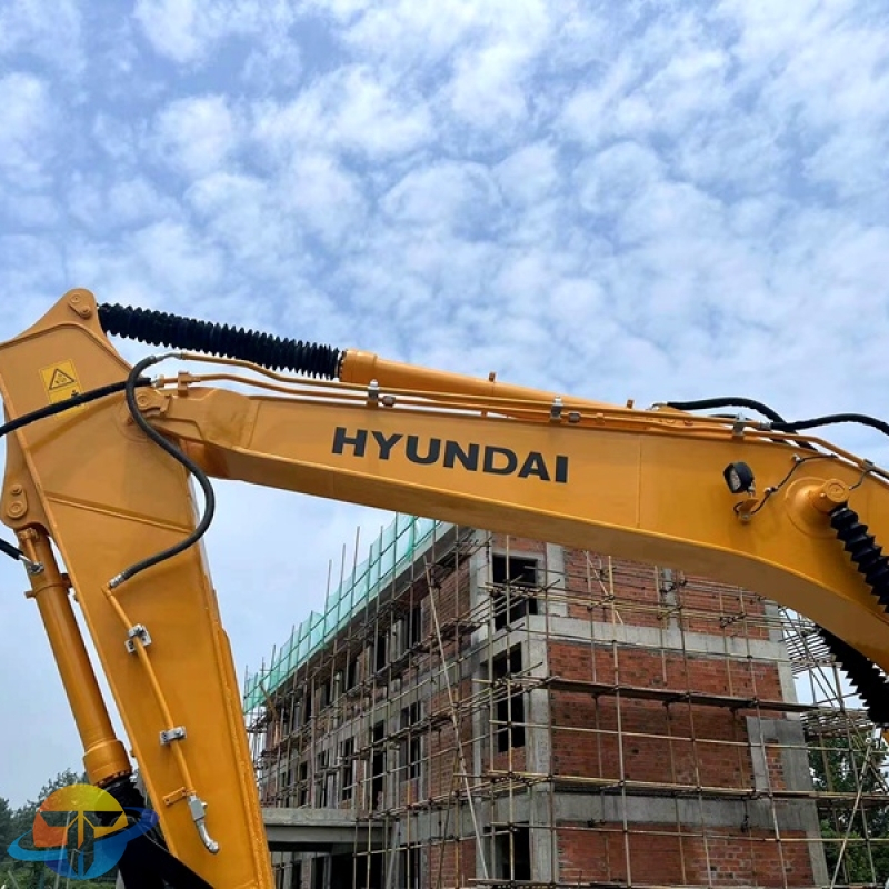 Yundai R220-9S excavator second-hand excavation energy consumption good price cost performance