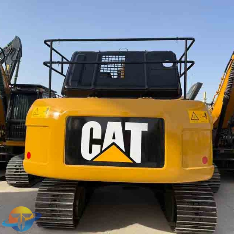 Caterpillar CAT320D2L excavator, an ideal choice for high-quality construction and mining machinery, is available for sale.