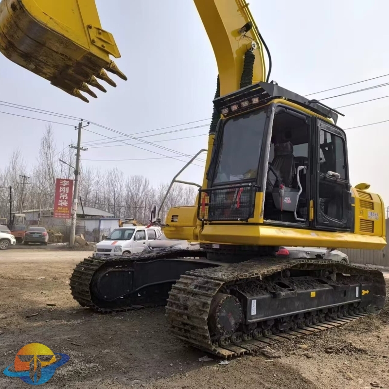 Second-hand high quality Komatsu PC210LC excavator most popular machine spot low price