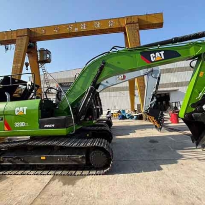 A used Caterpillar green CAT320D2L excavator with a powerful hydraulic system and high cost-performance ratio is available for sale.