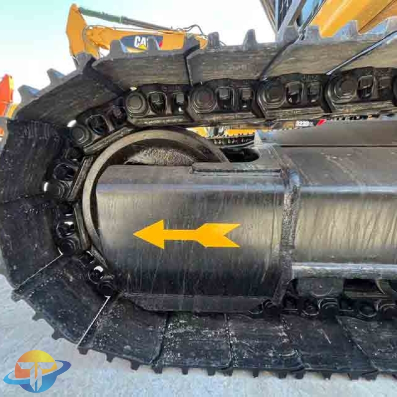 Caterpillar 330 high-spec excavator with strong power output and in good condition; used tracked excavator for sale.