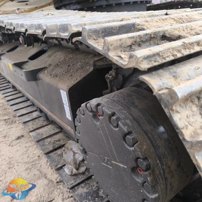 Used heavy equipment Komatsu PC210--8N1 excavator crawler excavator cheap for sale