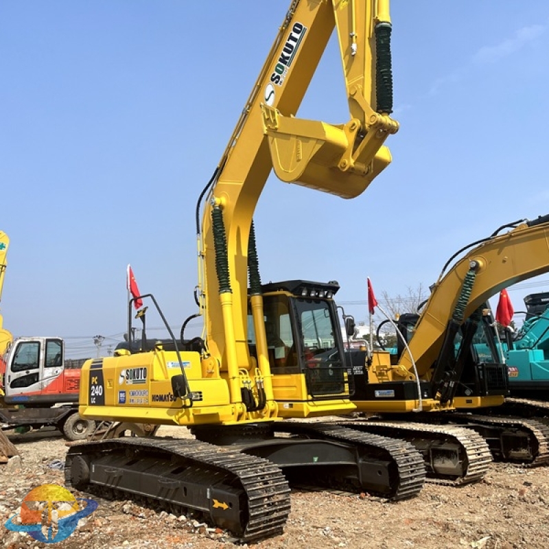 Second hand Komatsu PC240LC-8 excavator original engine excavator high quality