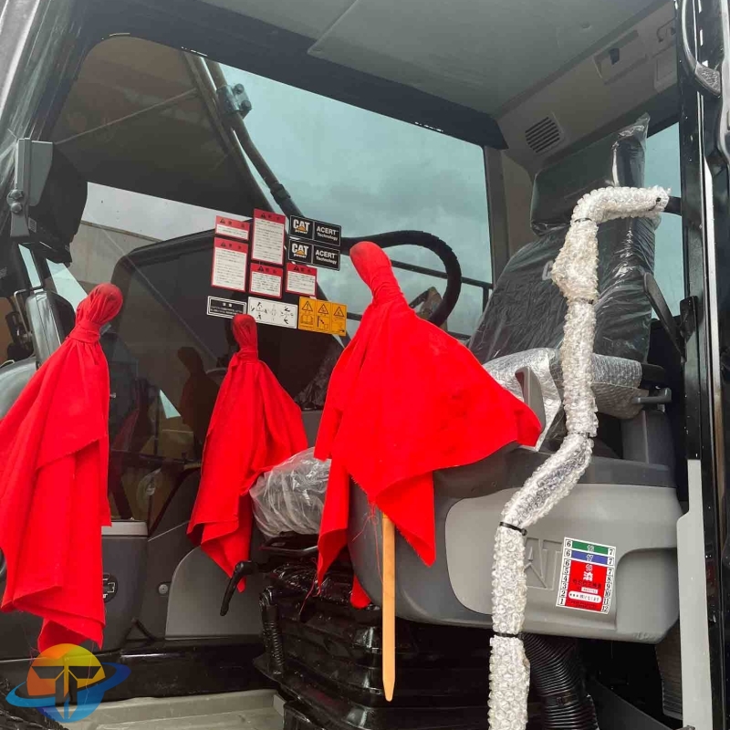 Caterpillar 323D2L Excavator Used Equipment Heavy Machinery Crawler Excavator in good condition for sale.