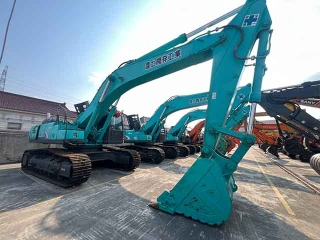 Kobelco SK460-8 excavator