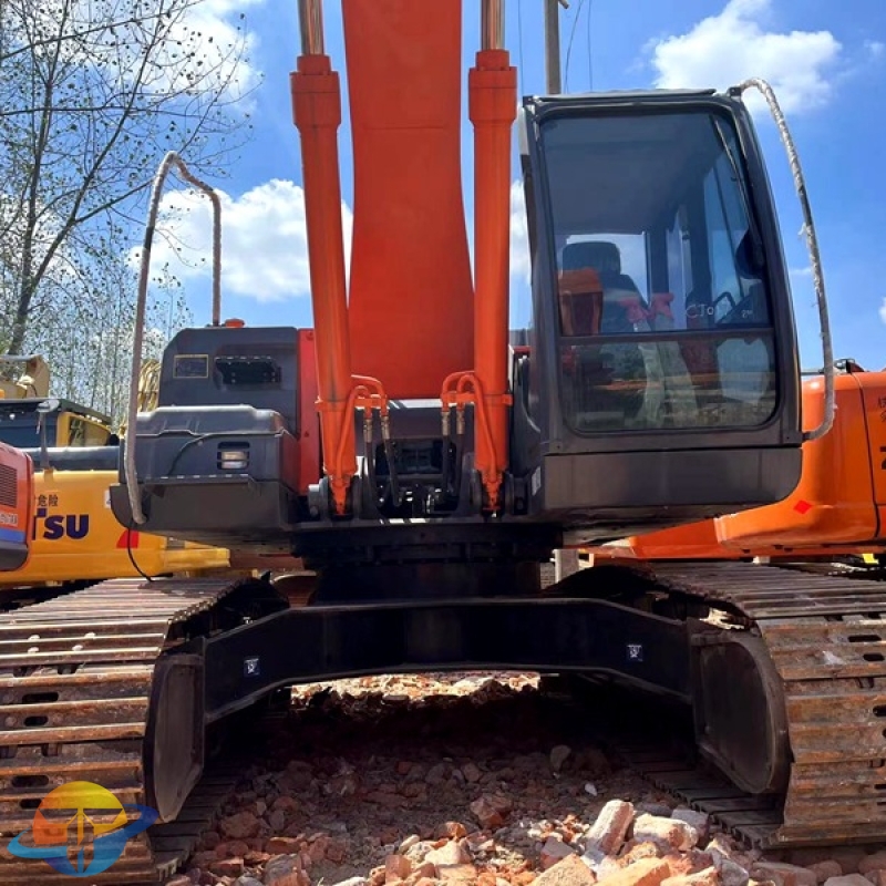 Second-hand very cheap original Hitachi ZX240-3 excavator low working time good after-sales