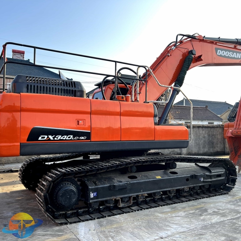 Low price Doosan DX340LC-9C excavator second-hand excavator with low working hours and quality assurance