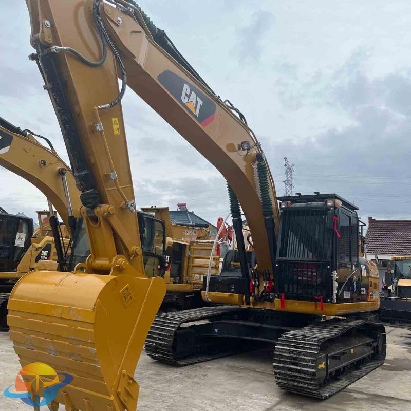 Caterpillar 323D2L Excavator Used Equipment Heavy Machinery Crawler Excavator in good condition for sale.
