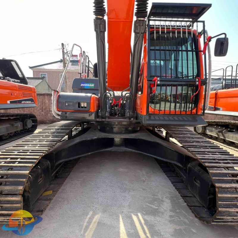 Welcome to consult Doosan DX260LC-9C excavator second-hand machine cheap price