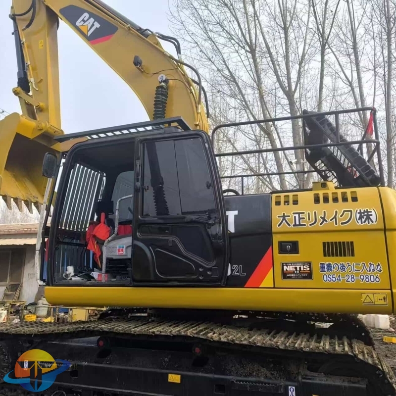 Used high quality Caterpillar 323D2L excavator to meet different construction needs at low prices