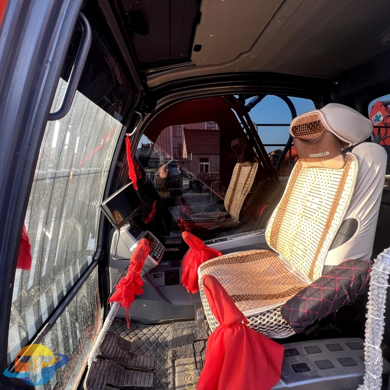 Low price Doosan DX340LC-9C excavator second-hand excavator with low working hours and quality assurance