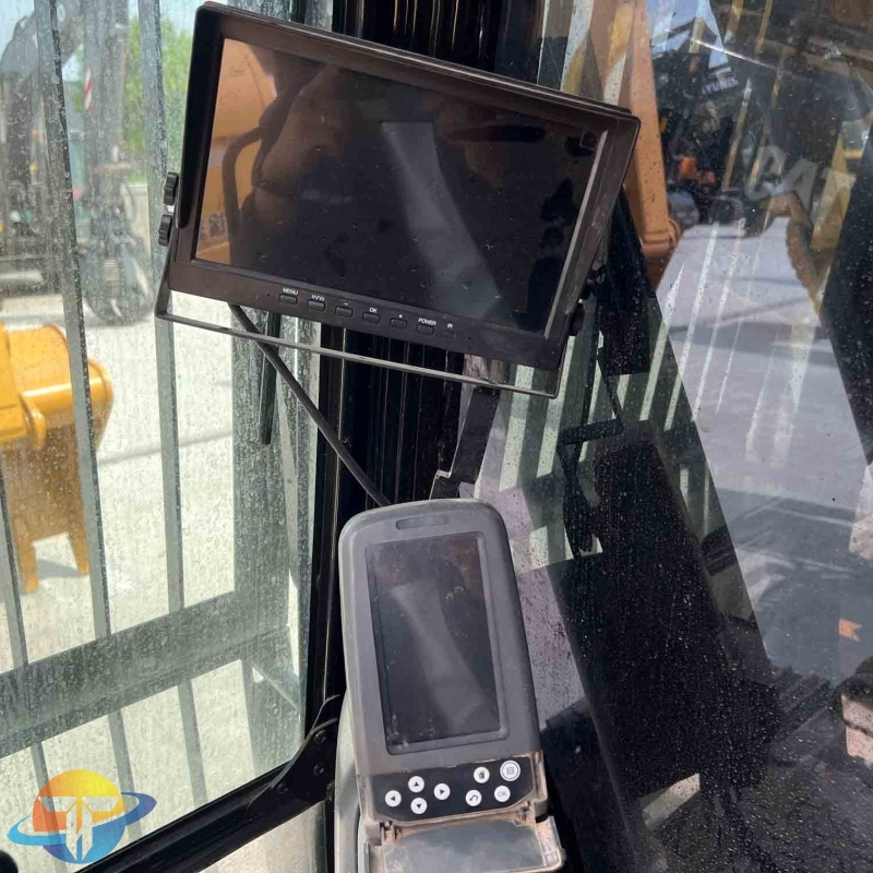 Famous excavator brand Caterpillar used excavator CAT323D2L excavator now for sale with high quality