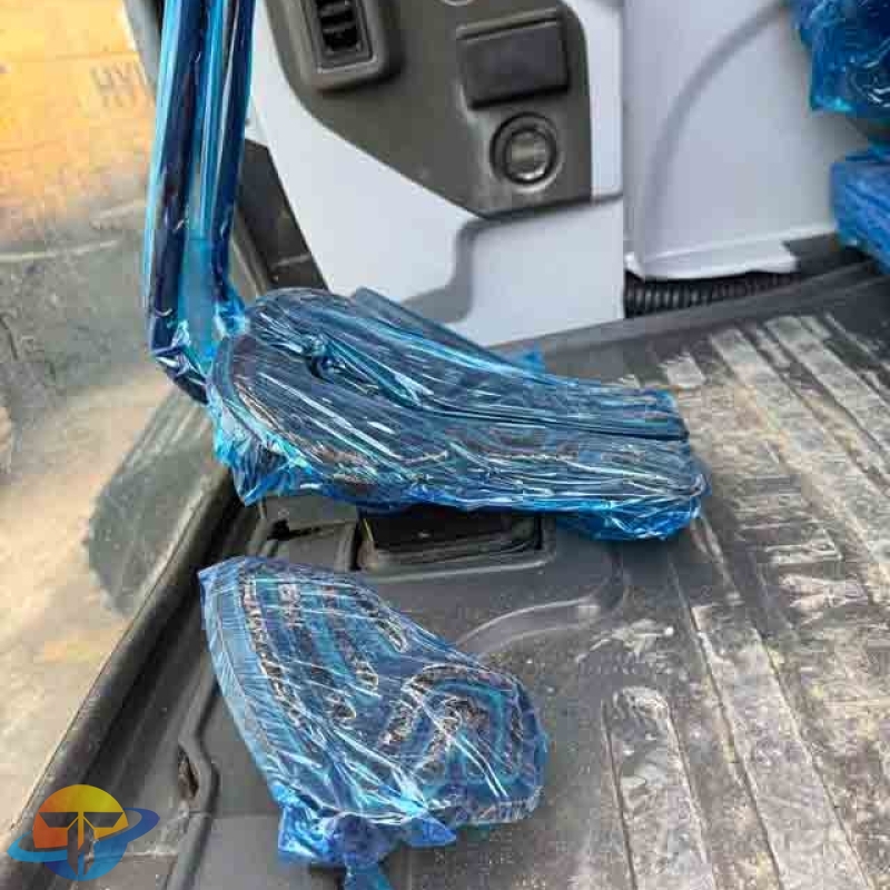 Used Hyundai 220LC-9S excavator (22 tons) from South Korea, original equipment for sale.