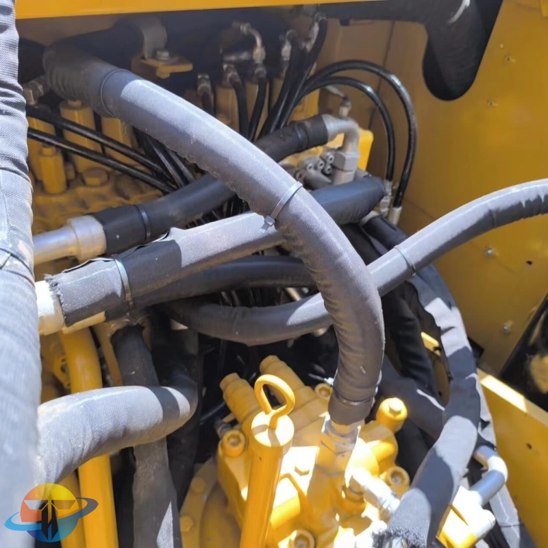 High quality second-hand excavator Caterpillar CAT320D2L excavator cheap and easy to operate