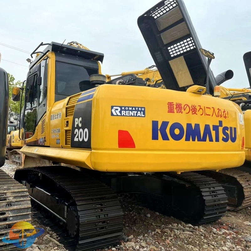Second hand Komatsu PC200-8 excavator original working time low price cheap