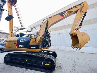Caterpillar CAT320D2L excavators are known for their exceptional stability and are a globally popular brand. Used excavators are currently in high demand.