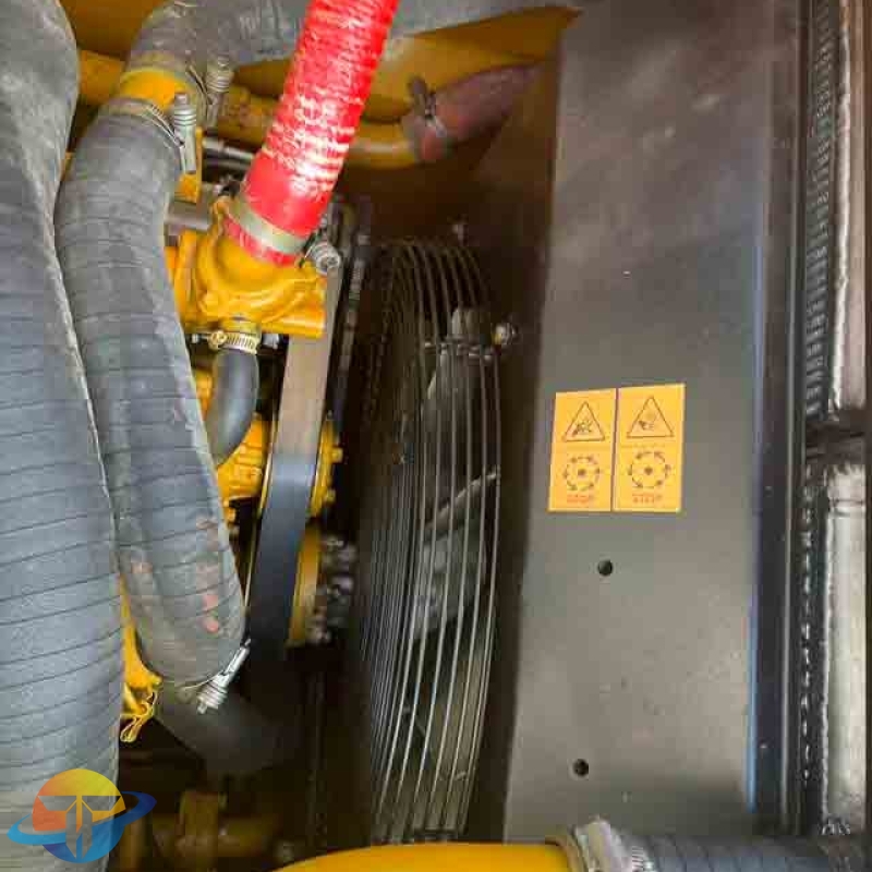 Used construction machinery, original imported Caterpillar direct injection 323D2L excavator, is selling briskly in the factory.