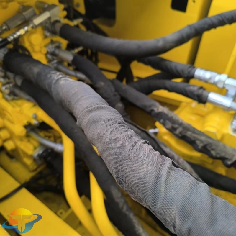 Used heavy equipment Komatsu PC210--8N1 excavator crawler excavator cheap for sale