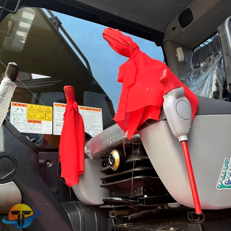 Second hand Komatsu PC200-8 excavator original working time low price cheap