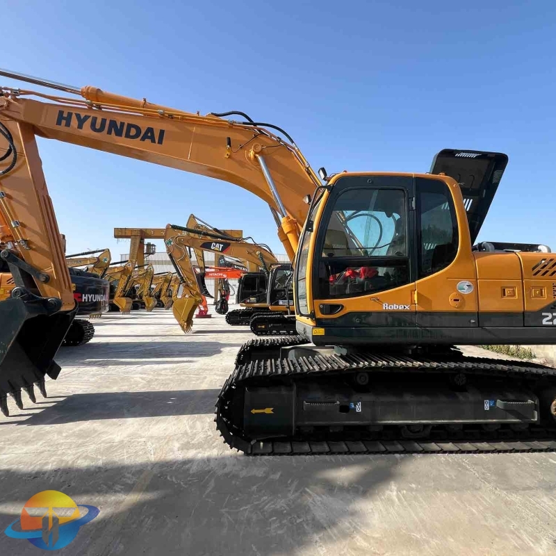 High quality original second hand Hyundai 220LC-9S excavator in good condition for sale at a very low price