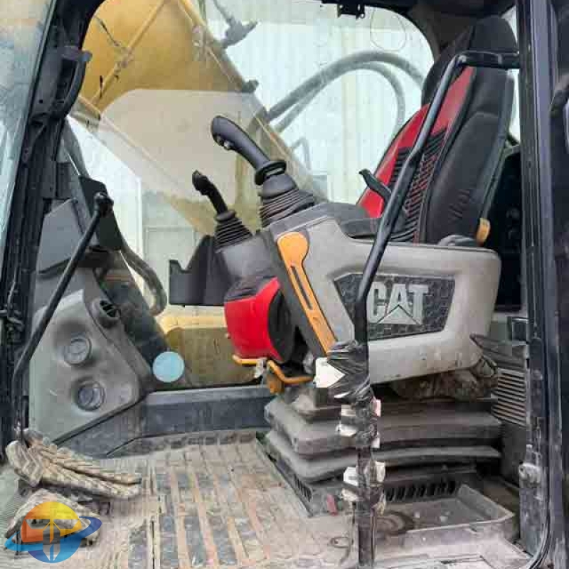 The popular Caterpillar 320 excavator tracked earthmoving equipment is in good condition and available for immediate sale.