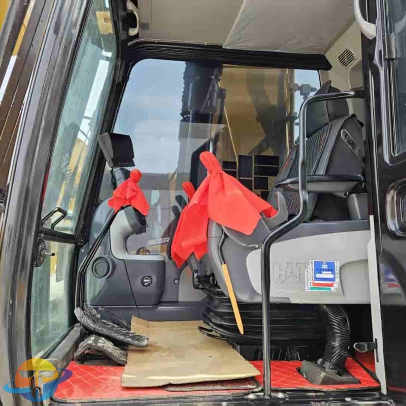 Hot sale original used Caterpillar CAT320D2 excavator in good condition, low working hours and low price