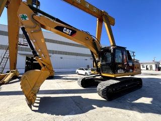 CAT 323 D2L