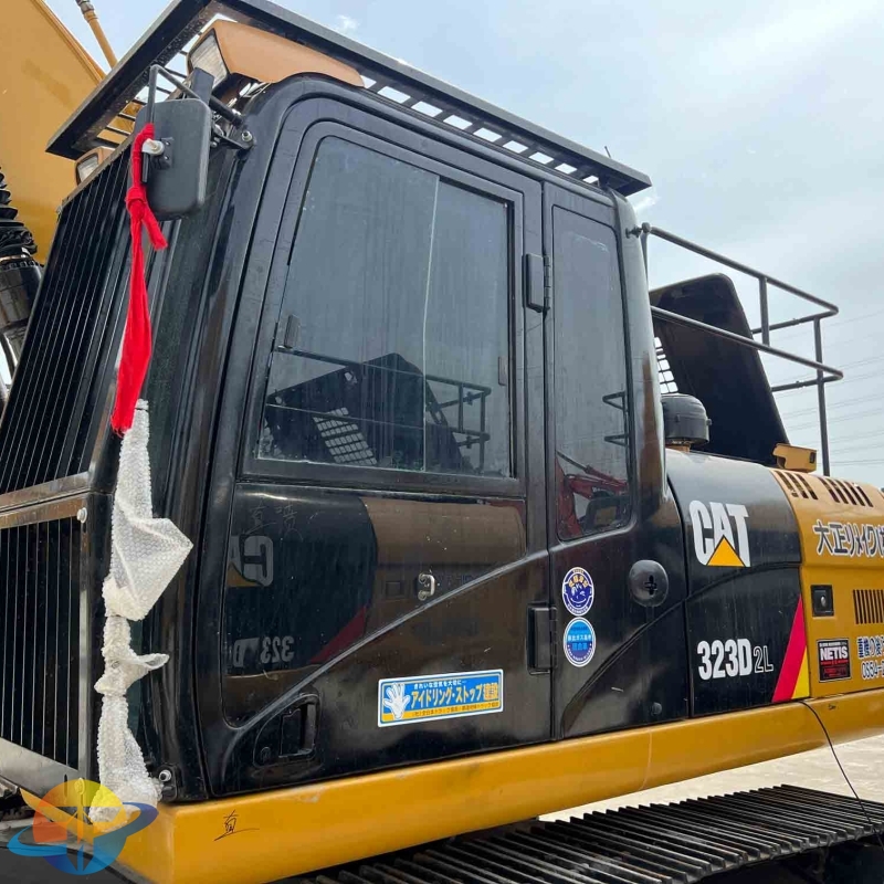 Famous excavator brand Caterpillar used excavator CAT323D2L excavator now for sale with high quality