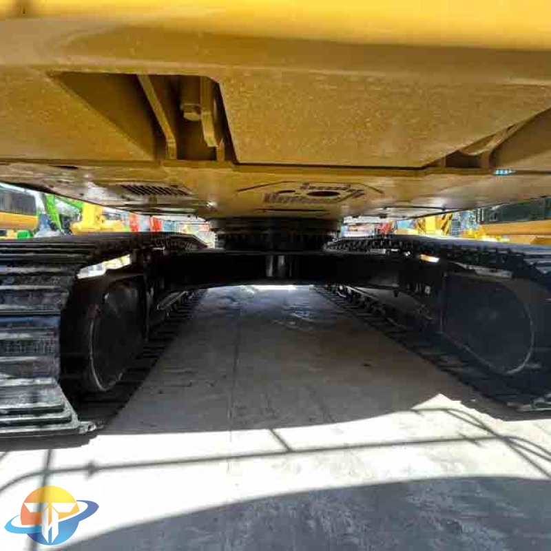 Caterpillar 330 high-spec excavator with strong power output and in good condition; used tracked excavator for sale.