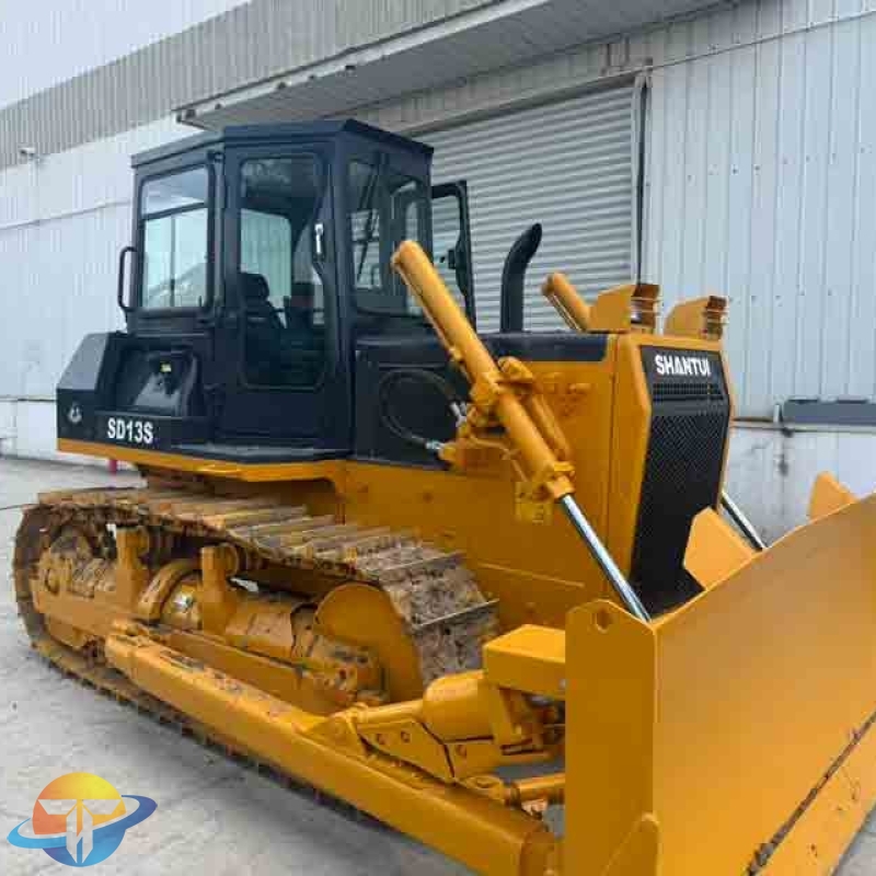 High-quality used Shantui SD13S bulldozers are selling briskly.