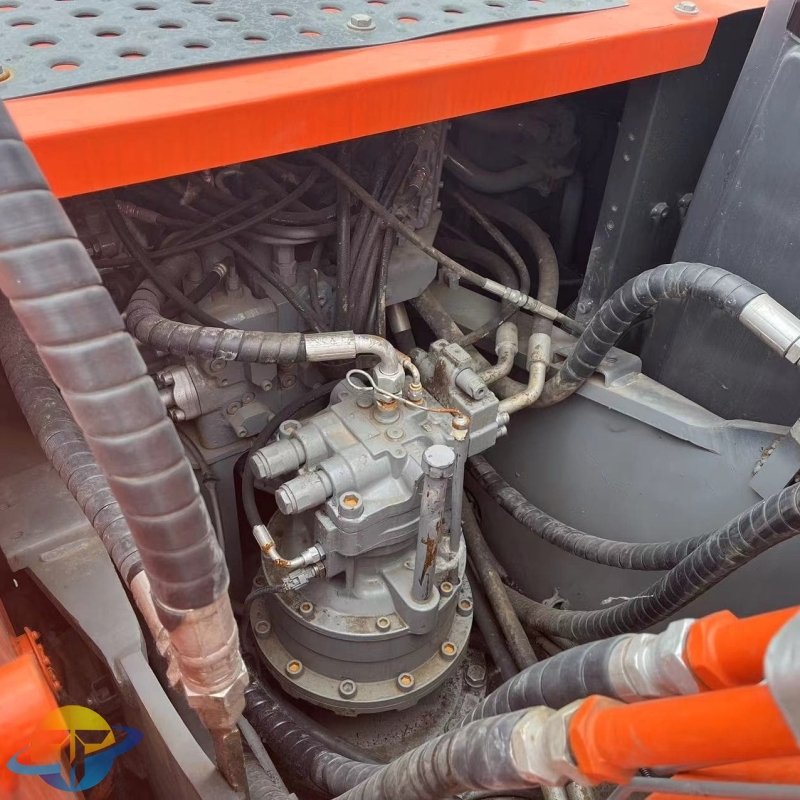 Well-maintained second-hand excavator Hitachi ZX210-3 excavator is cheap and easy to operate