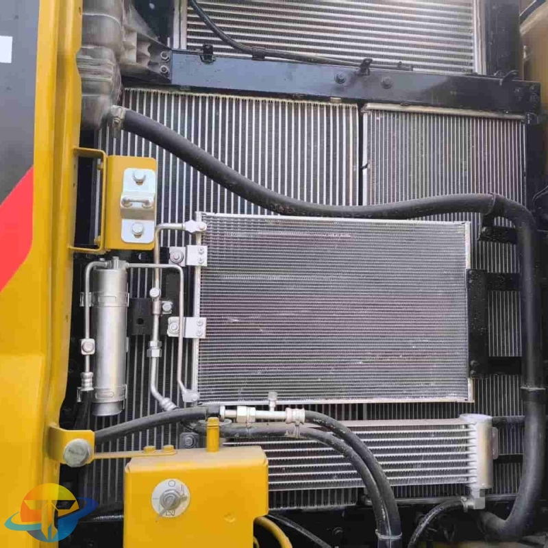 Hot selling original second-hand Caterpillar CAT320 excavator for sale at low price  sufficient power and high cost performance