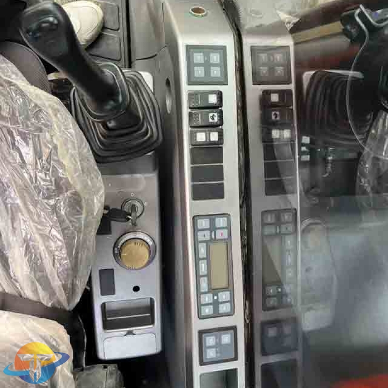 Used Doosan DX340LC-9C excavator durable high quality with core engine low price