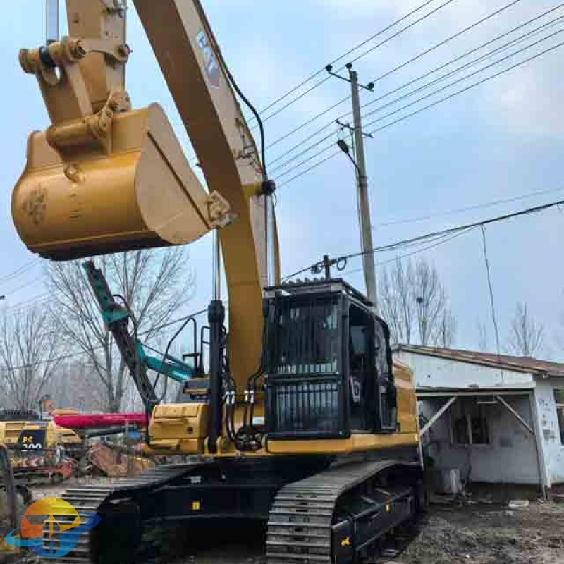 Caterpillar CAT336 excavator, a hydraulic crawler excavator used for heavy construction and mining.