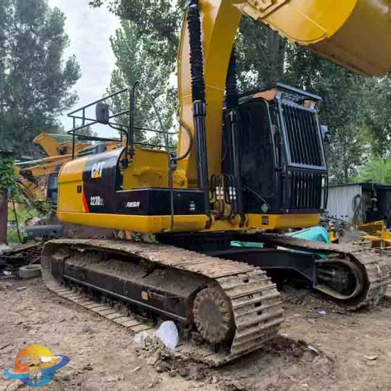 We have used Caterpillar 323D2L excavators in stock and in excellent condition for sale worldwide.