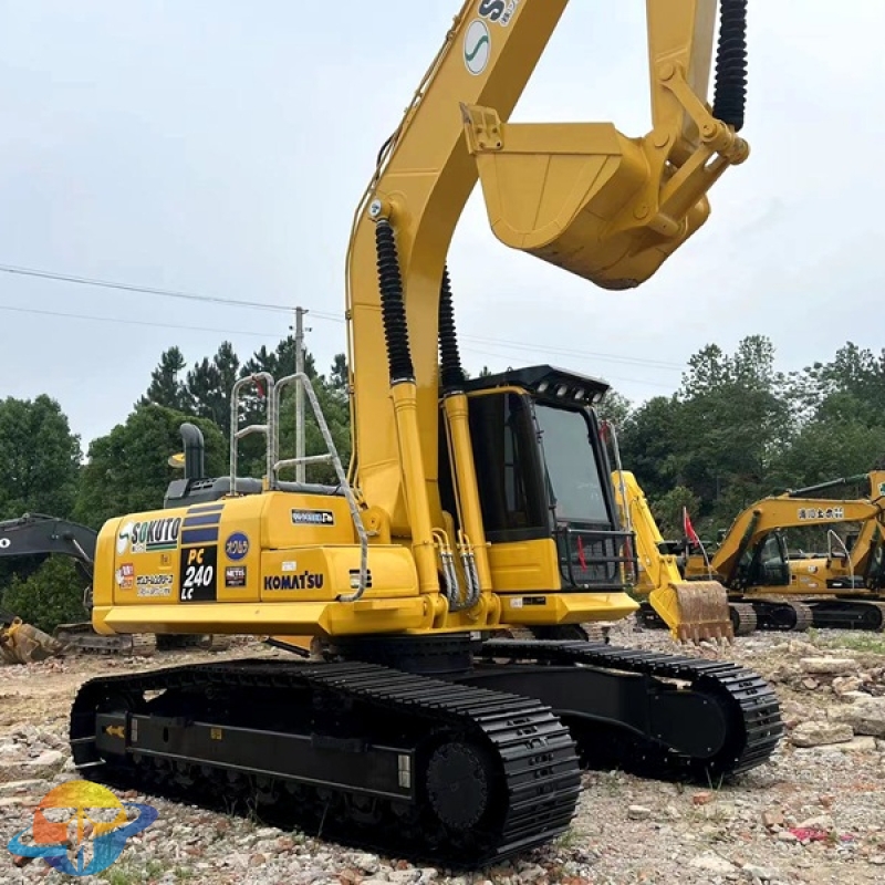 Used Komatsu PC240-8 excavator high quality excavator for sale at low price