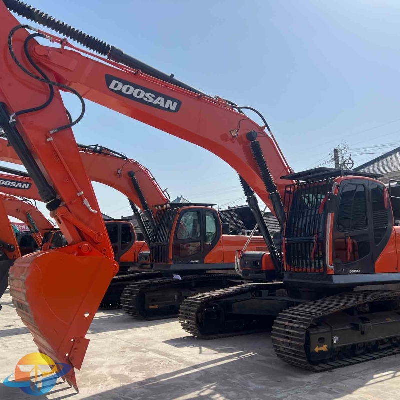 Welcome to consult Doosan DX260LC-9C excavator second-hand machine cheap price