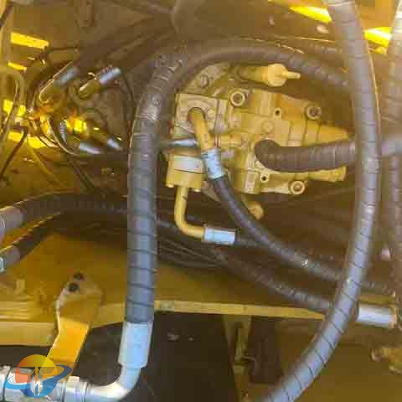 Caterpillar CAT320D2L used excavators are in good condition, priced well, and are popular worldwide.