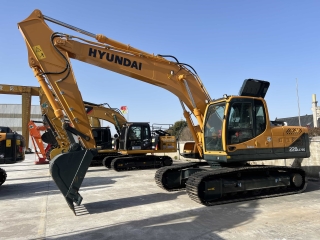 Used Hyundai 220-9s excavator engine durable and excellent performance used excavator for sale