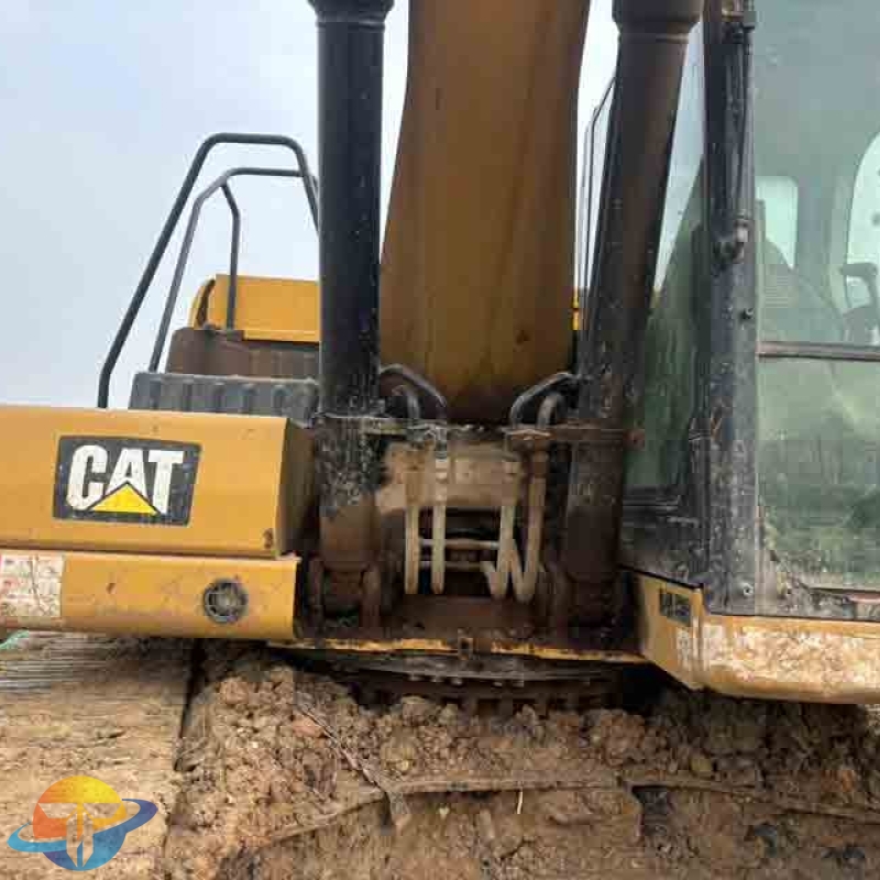 Used 2018 Caterpillar CAT326 excavator (high-spec configuration), suitable for pit excavation, open-pit mining, and multiple working conditions.
